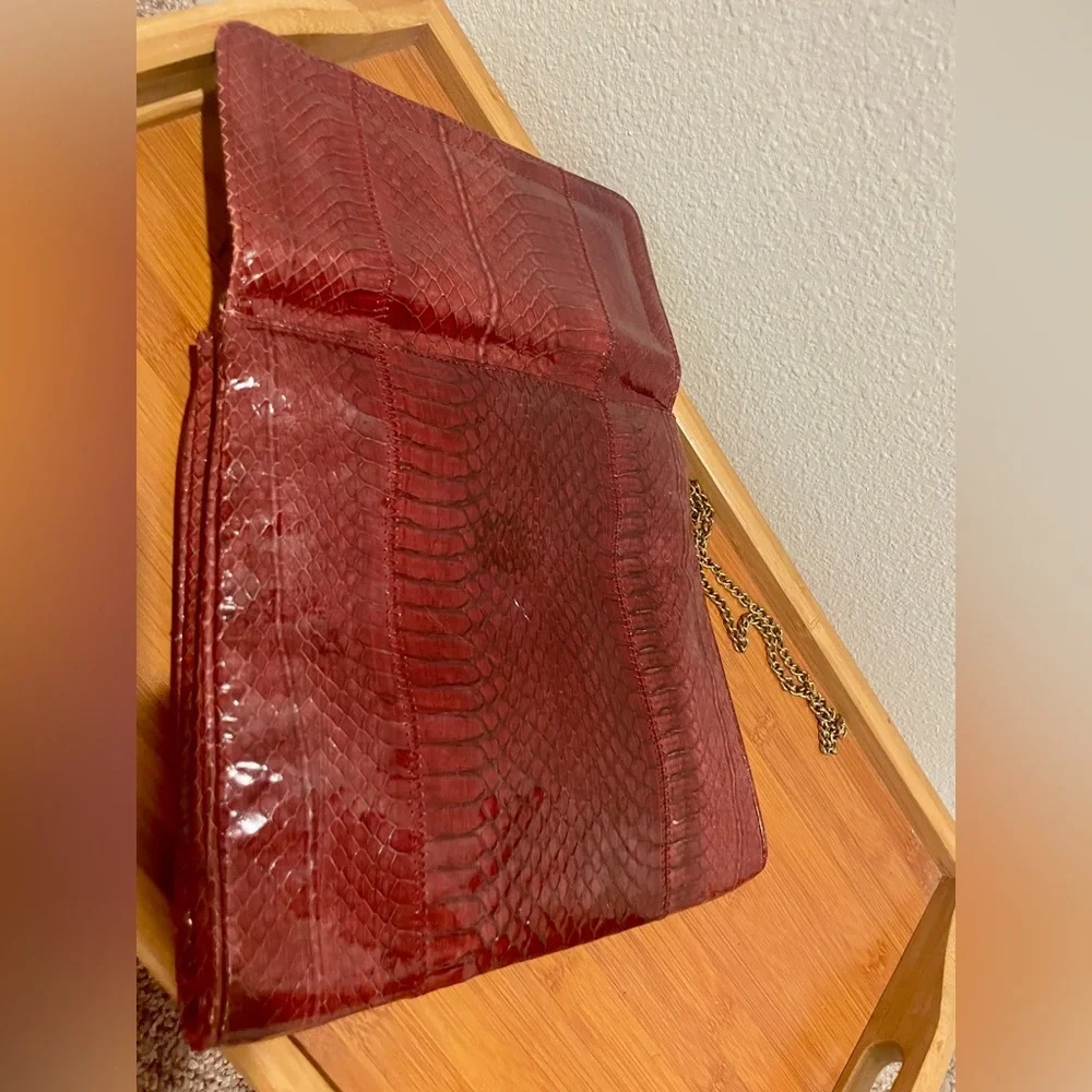 VTG 70’s Genuine Snakeskin Clutch Shoulder Bag Red Gold chain strap Flap LUXURY - Picture 11 of 15